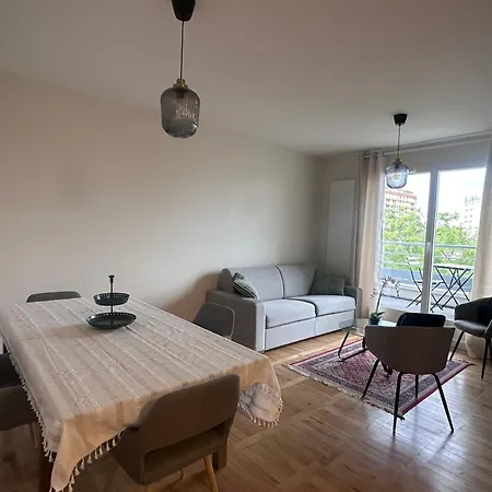 Apartment T3 Balcon Parking Clim 3mn Pied Metro 8 Et T3 Paris