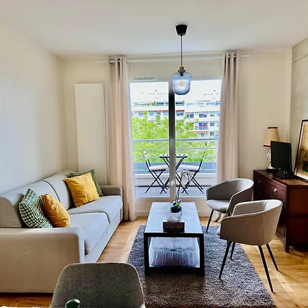 T3 Balcon Parking Clim 3mn Pied Metro 8 Et T3 Apartment Paris